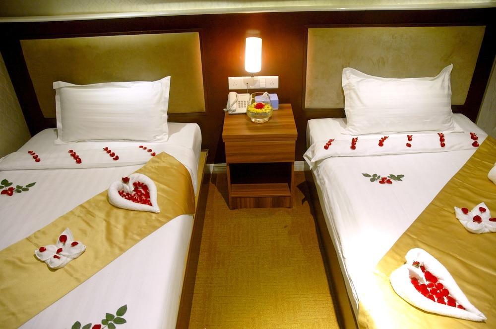 Sunny Hotel