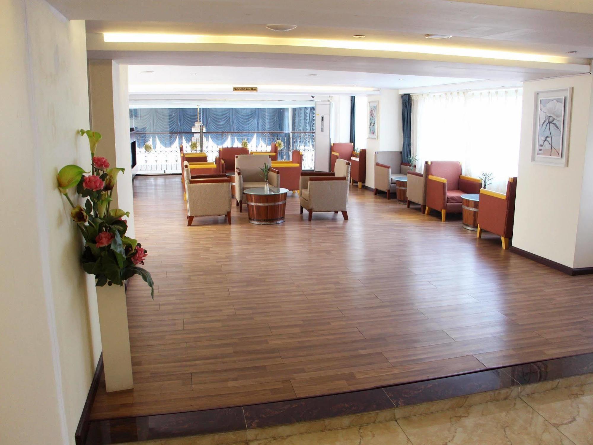 Sunny Hotel 3*