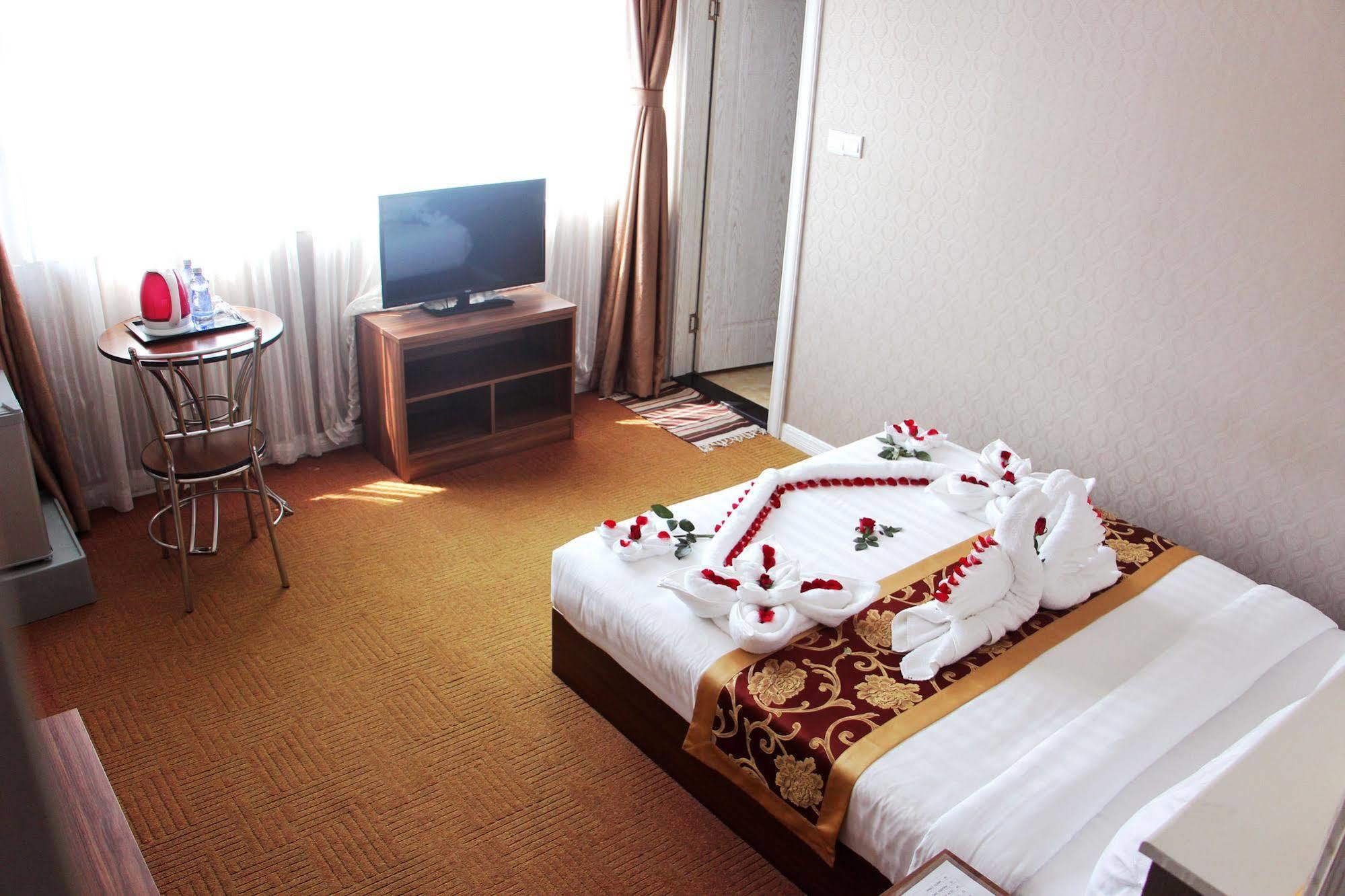 Sunny Hotel